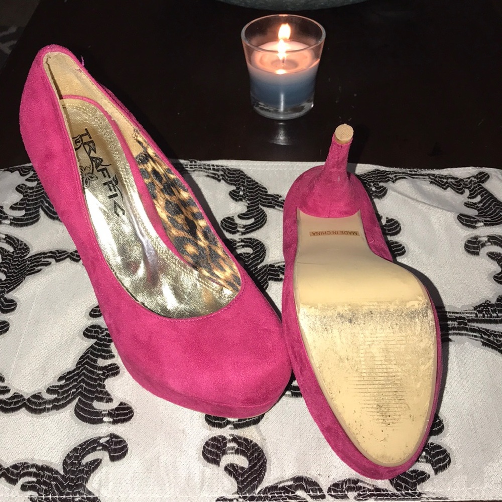 Hot pink Pumps - Picture 2 of 3